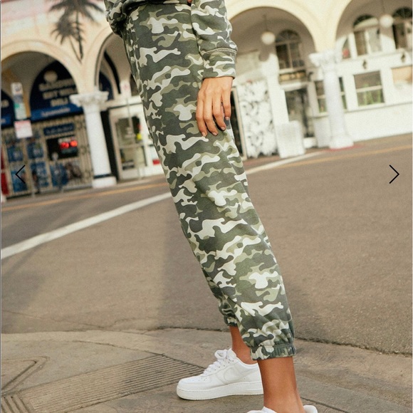 Spiritual Gangster camo joggers, S ( brand new) - Picture 5 of 6